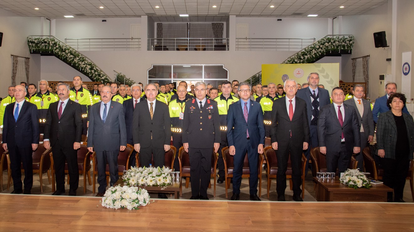 Prof. Dr. Aksoy, değerlendirme toplantısına katıldı